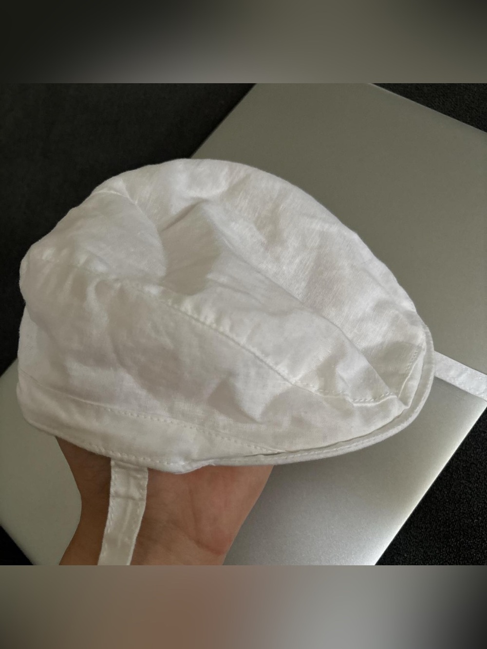 Janie and Jack White Baby hat with Velcro strap 12-18 months